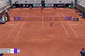 Krejčíková - Šwiateková 6:3, 6:7, 5:7, Skvělé! Plíšková pomstila krajanku, Krejčíková zahodila mečboly a končí - Sport.cz